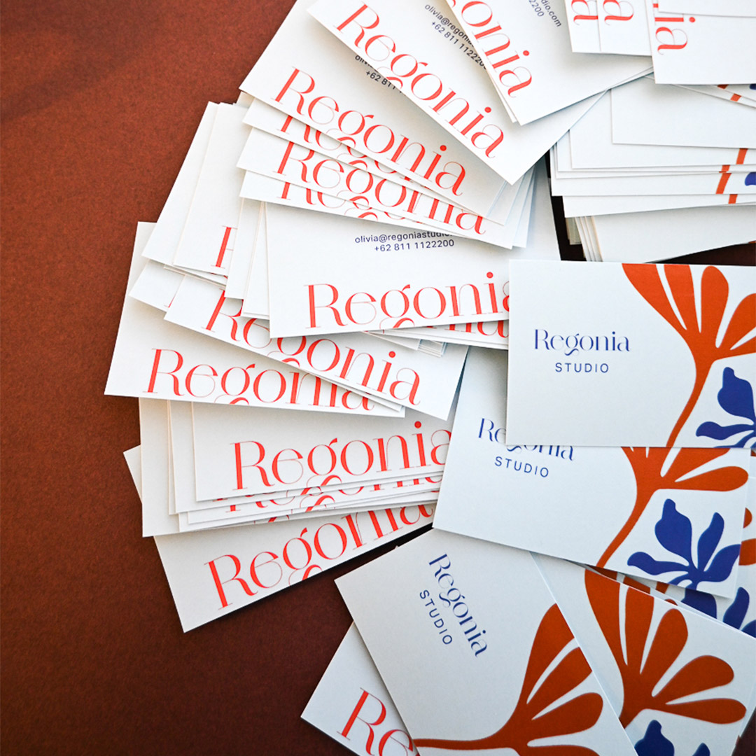 Spot UV Business Cards 2.jpg